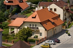 06